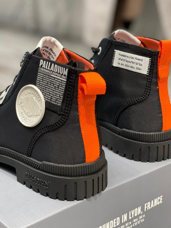 ⁦חצי מגף Palladium - עם סרט כתום בשחור⁩ – תמונה ⁦4⁩