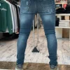⁦ג'ינס סקיני Pepe Jeans London דהוי משופשף עם קרעים⁩ – תמונה ⁦4⁩