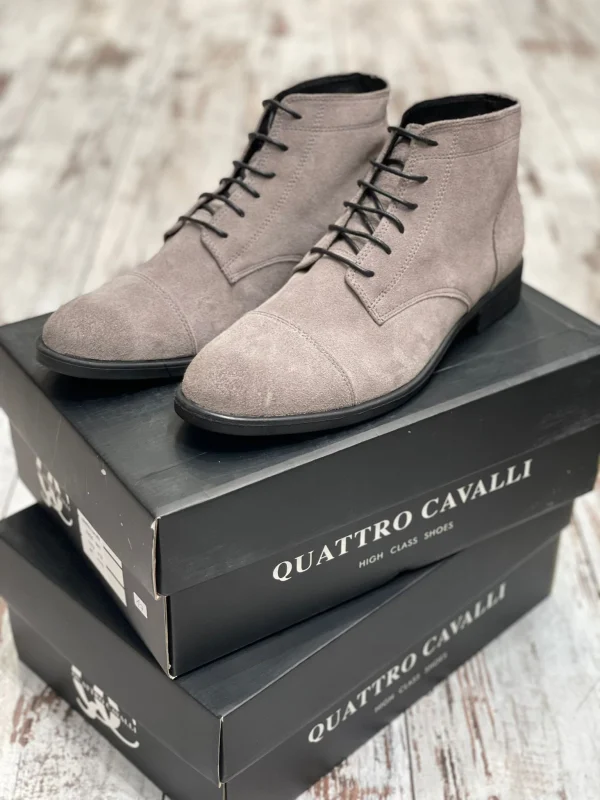 ⁦מגף עור Quattro Cavalli בצבע אפור⁩ – תמונה ⁦4⁩